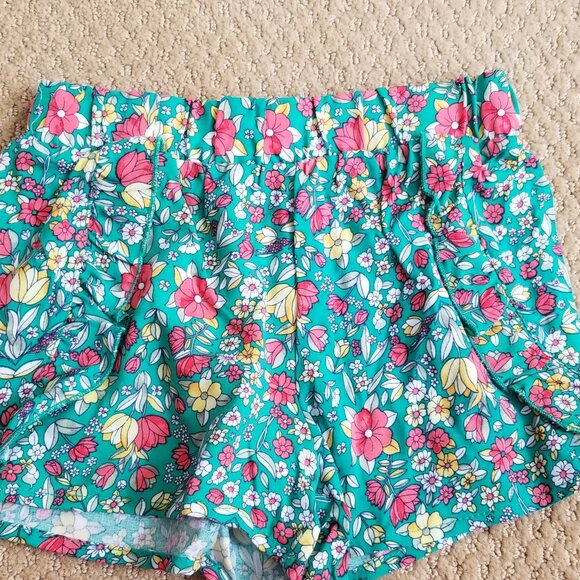 **NWOT** btween Floral Short Set Size 6 - Picture 6 of 8